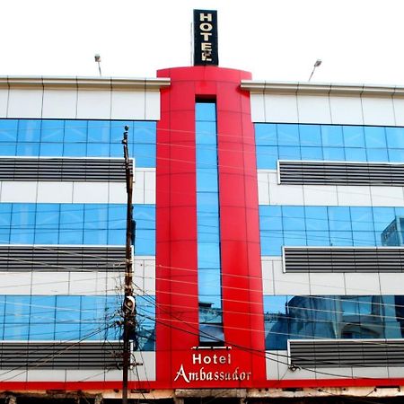 Hotel Ambassador Inn Gválijar Kültér fotó