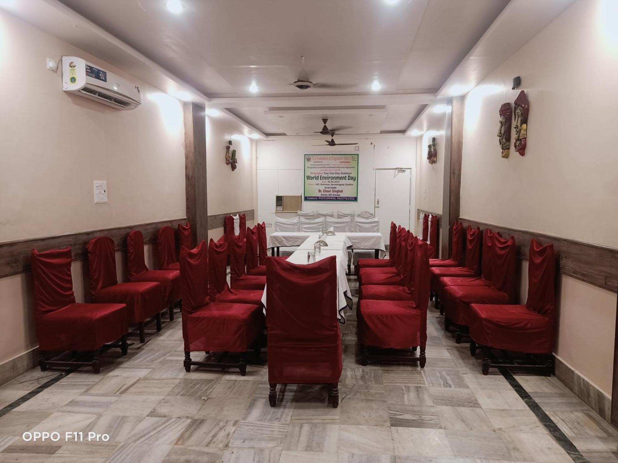 Hotel Ambassador Inn Gválijar Kültér fotó