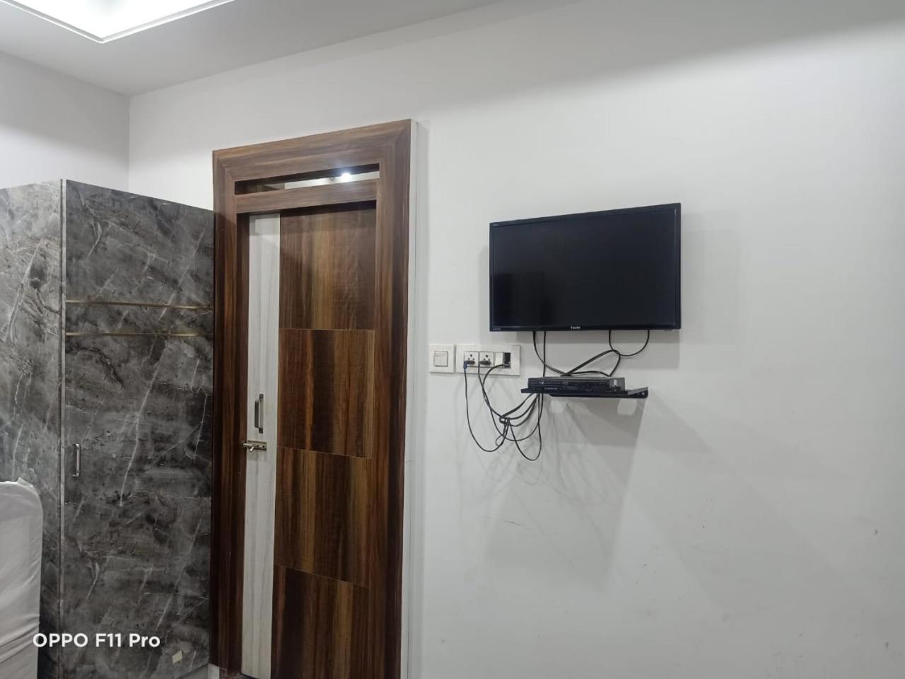 Hotel Ambassador Inn Gválijar Kültér fotó