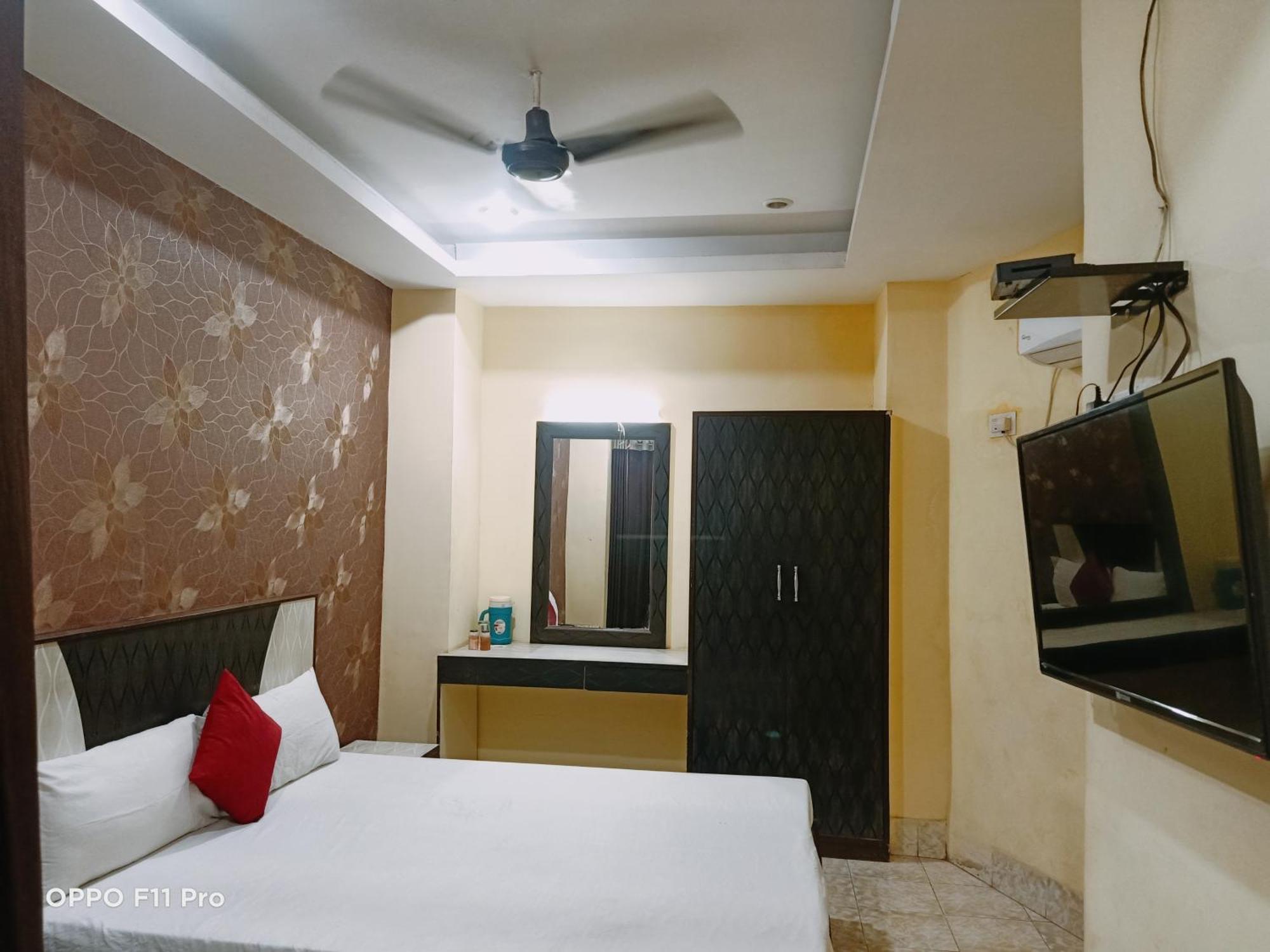 Hotel Ambassador Inn Gválijar Kültér fotó