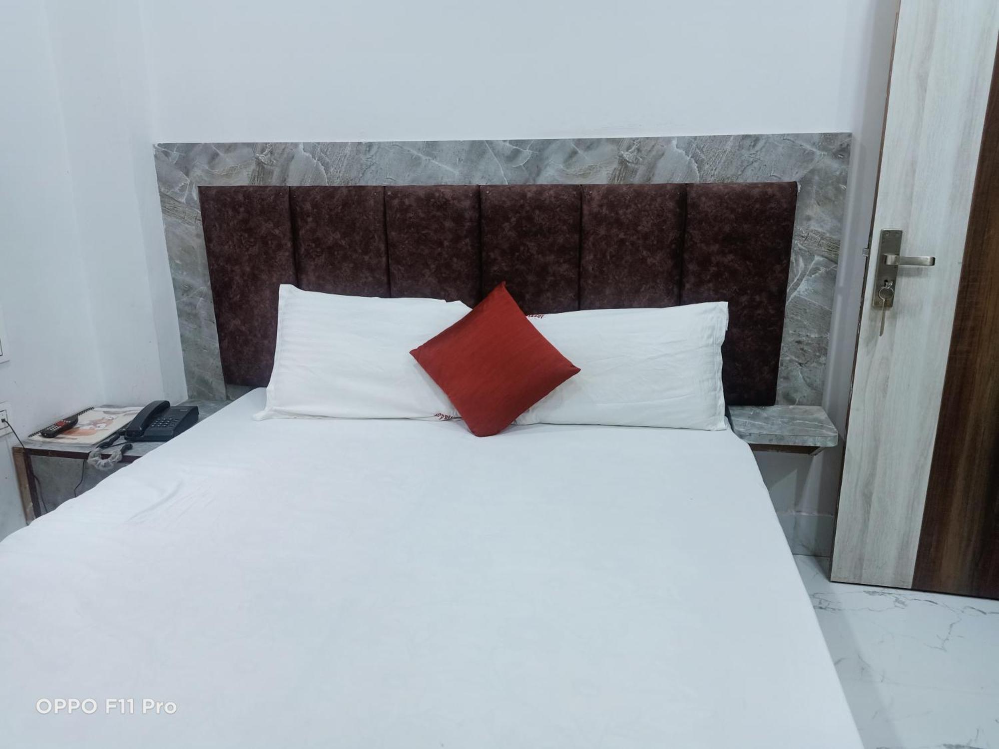 Hotel Ambassador Inn Gválijar Kültér fotó